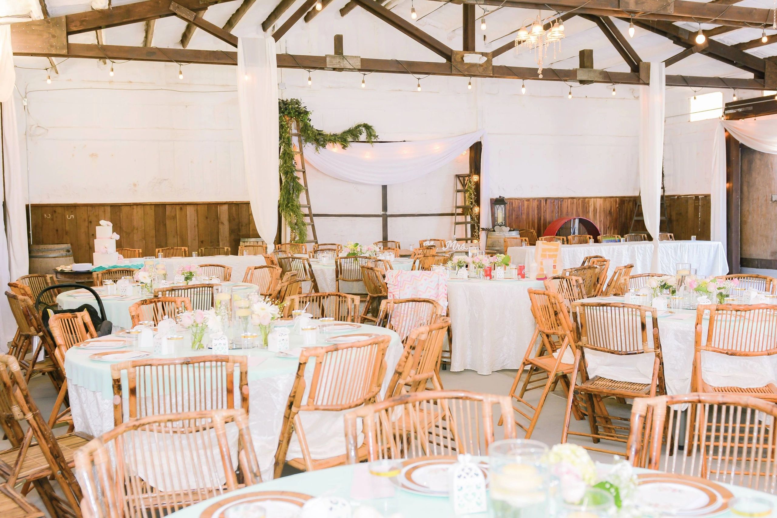 insdie stone ridge estates rustic wedding barn in pasco wa